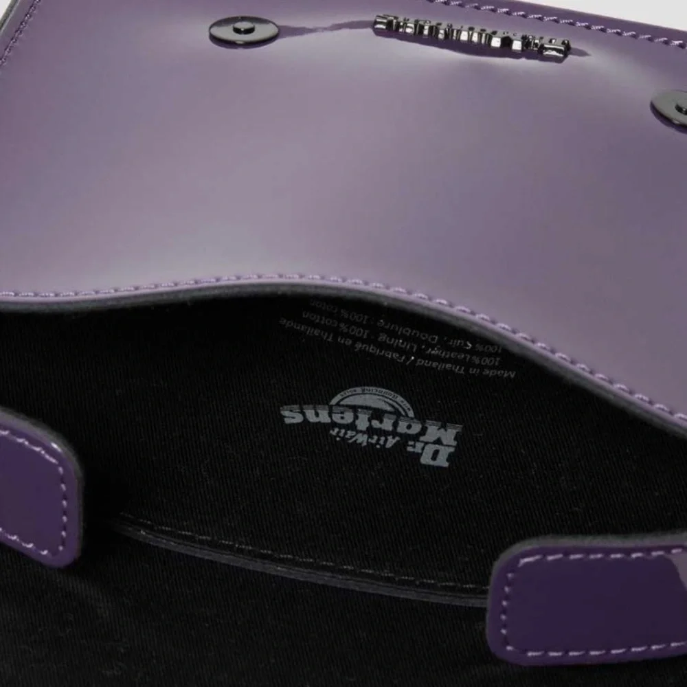DR. MARTENS PATENT LEATHER CROSSBODY BAG
BLACKCURRANT - Picture 4 of 15